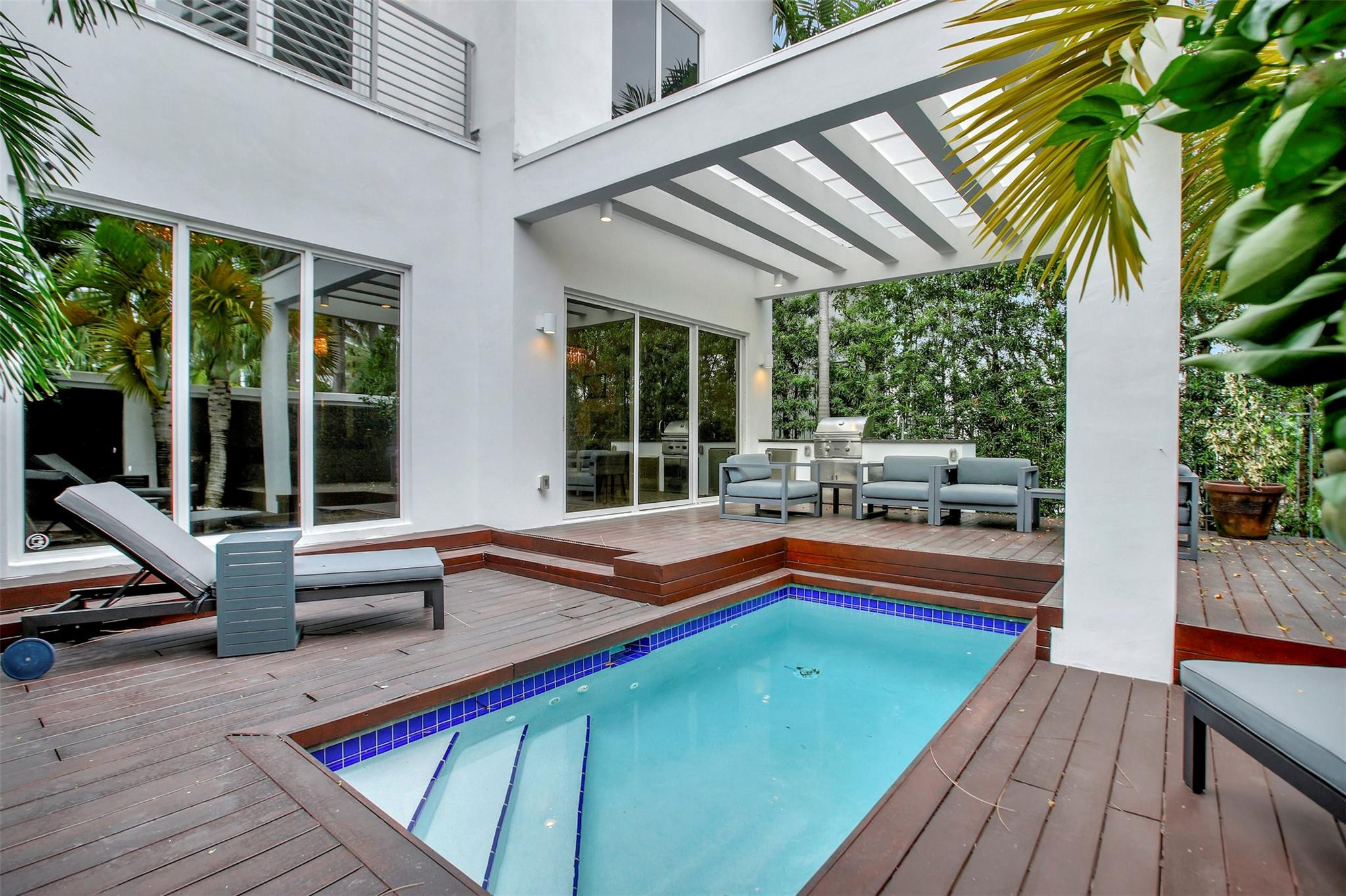 18935 S Atlantic Blvd