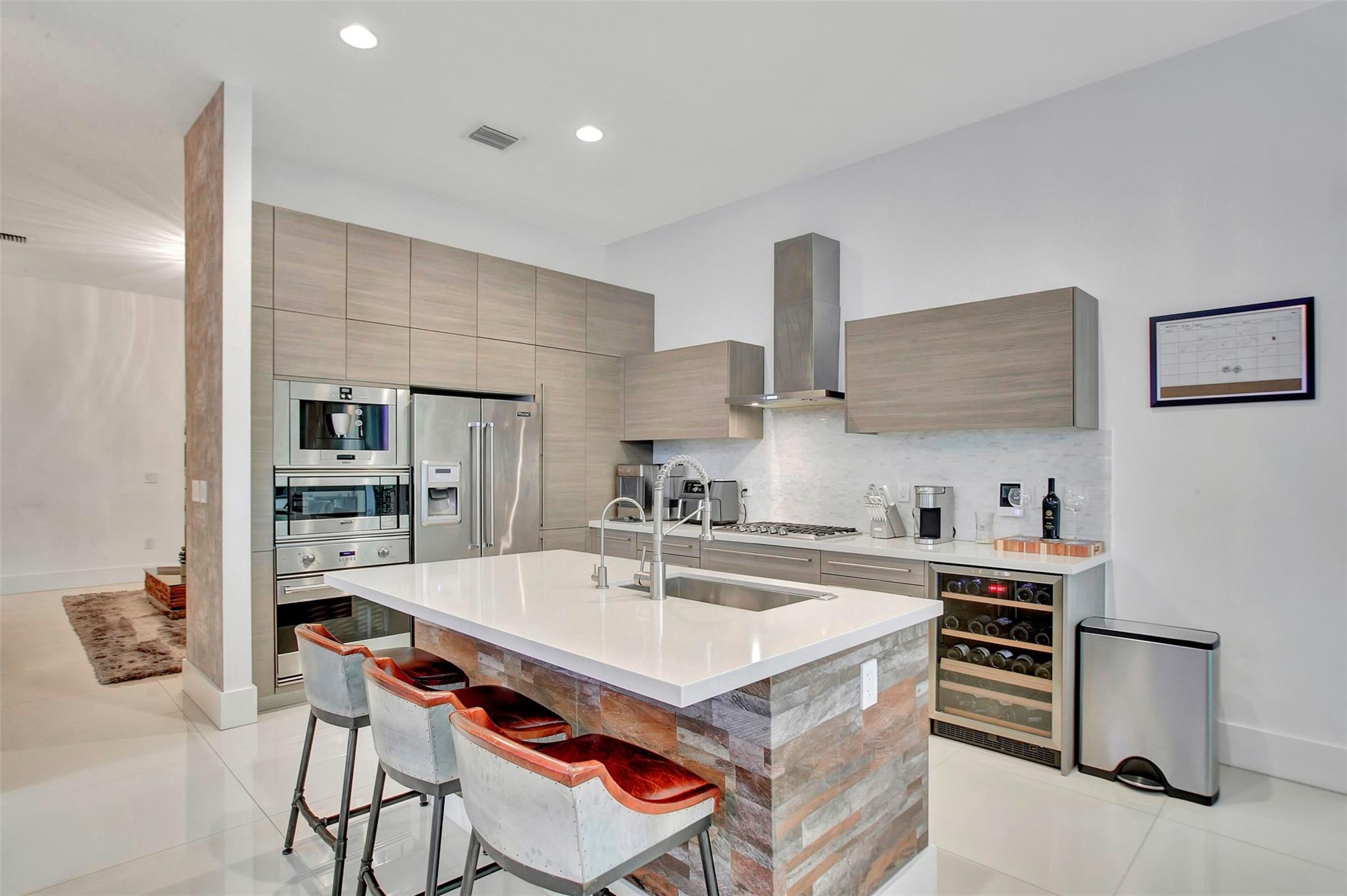 18935 S Atlantic Blvd