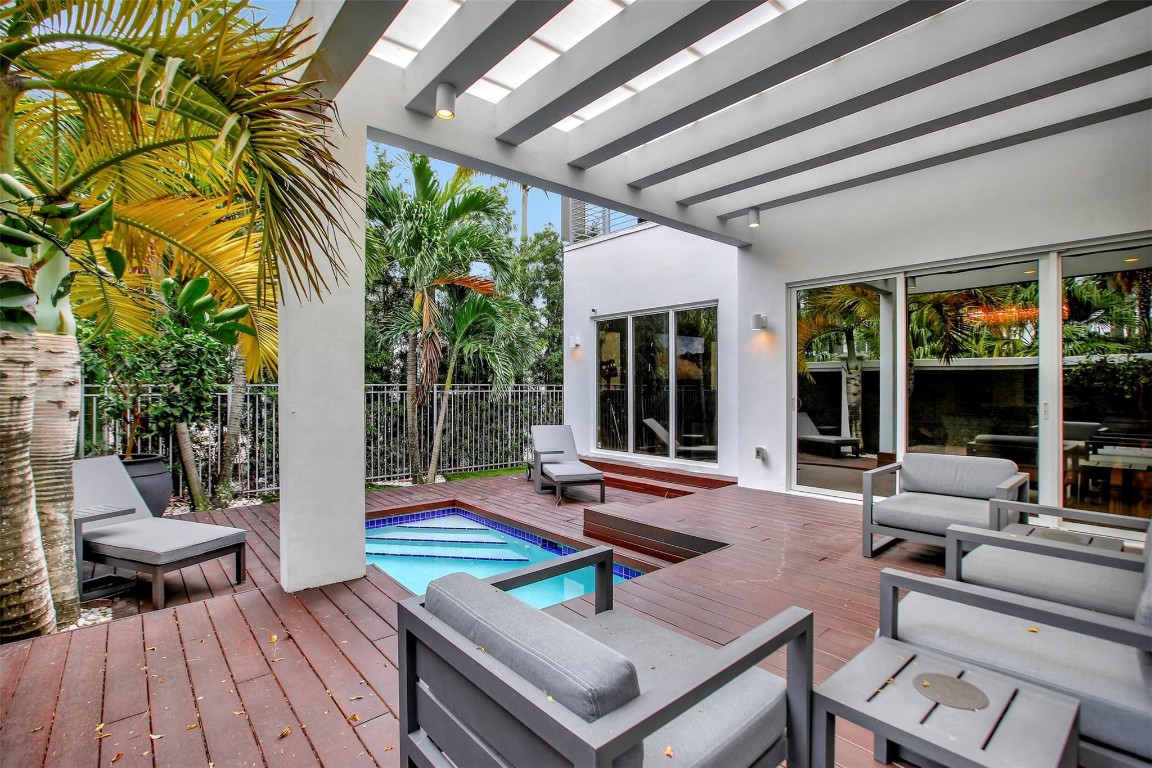 18935 S Atlantic Blvd