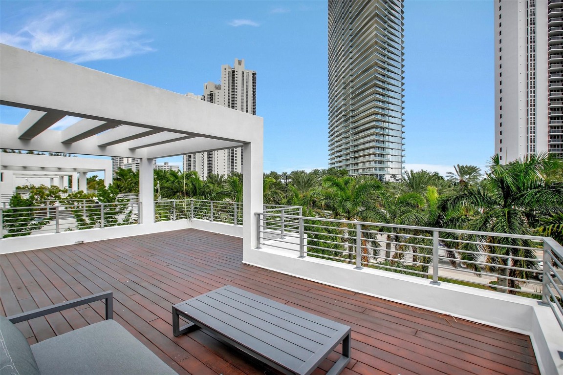 18935 S Atlantic Blvd