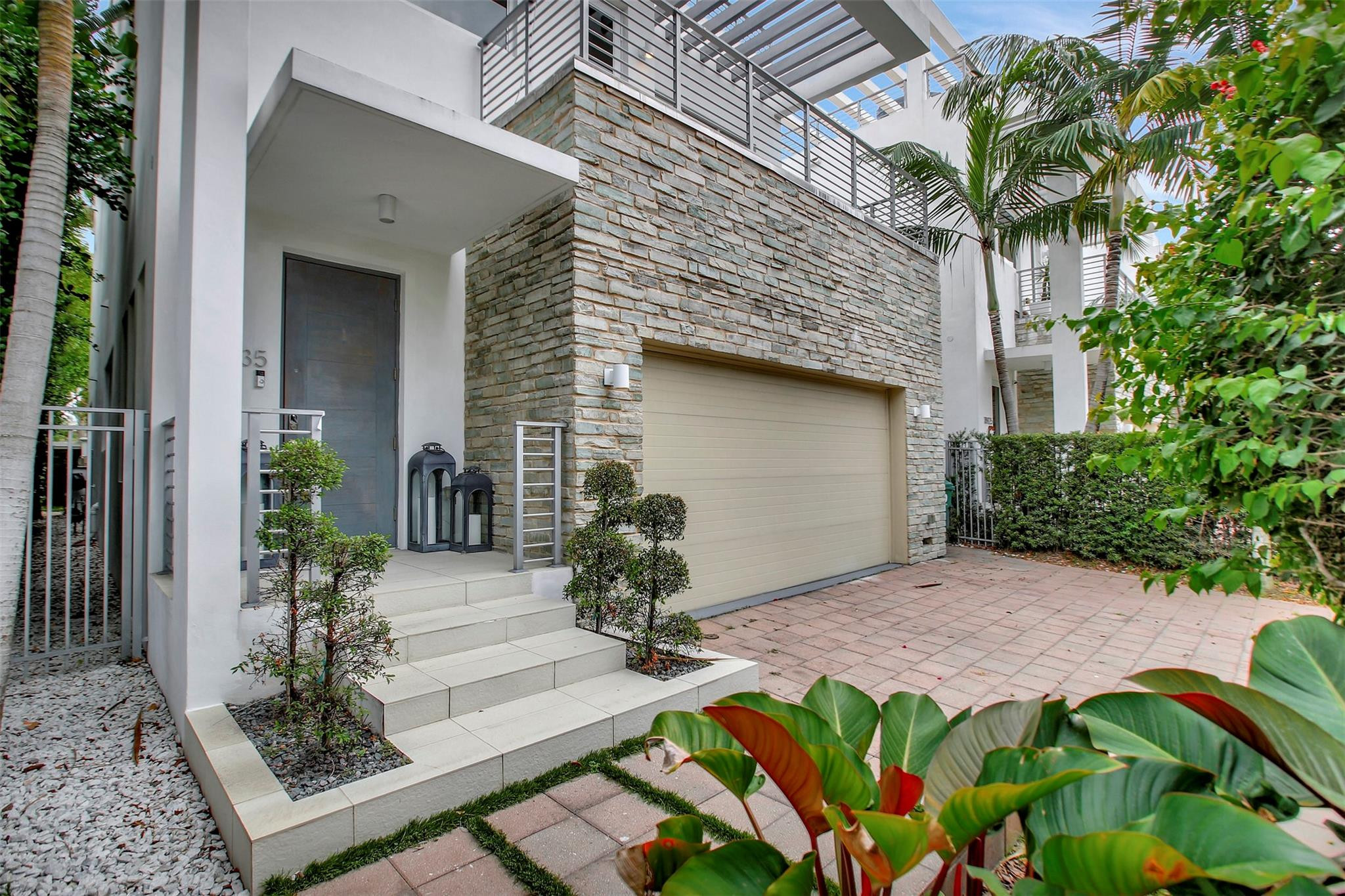 18935 S Atlantic Blvd