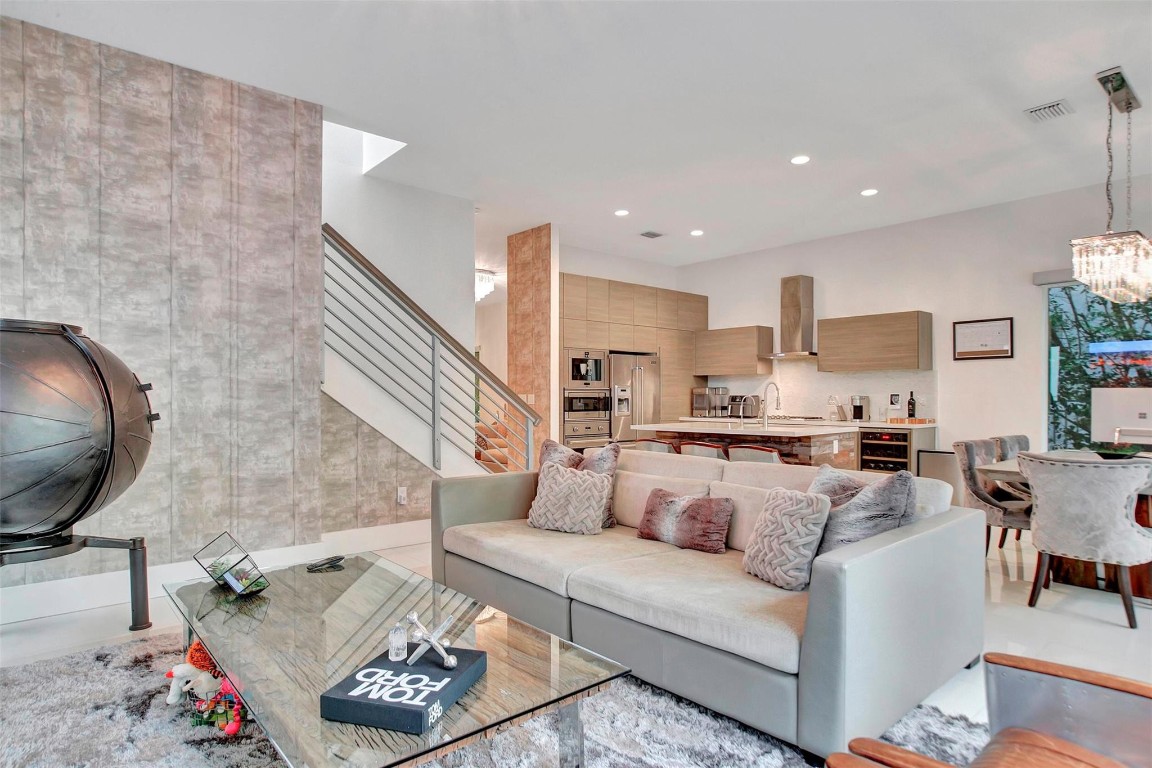 18935 S Atlantic Blvd