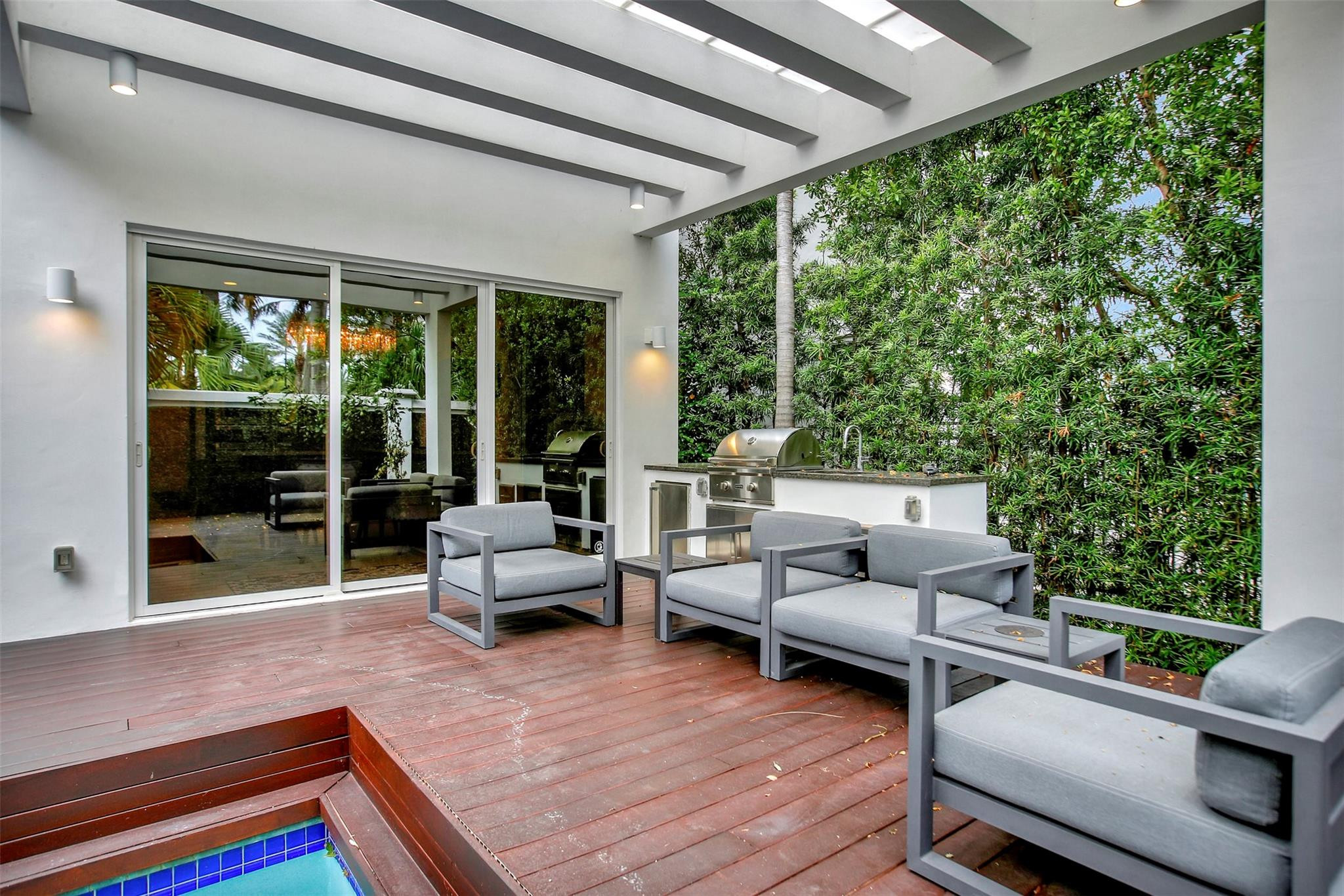 18935 S Atlantic Blvd