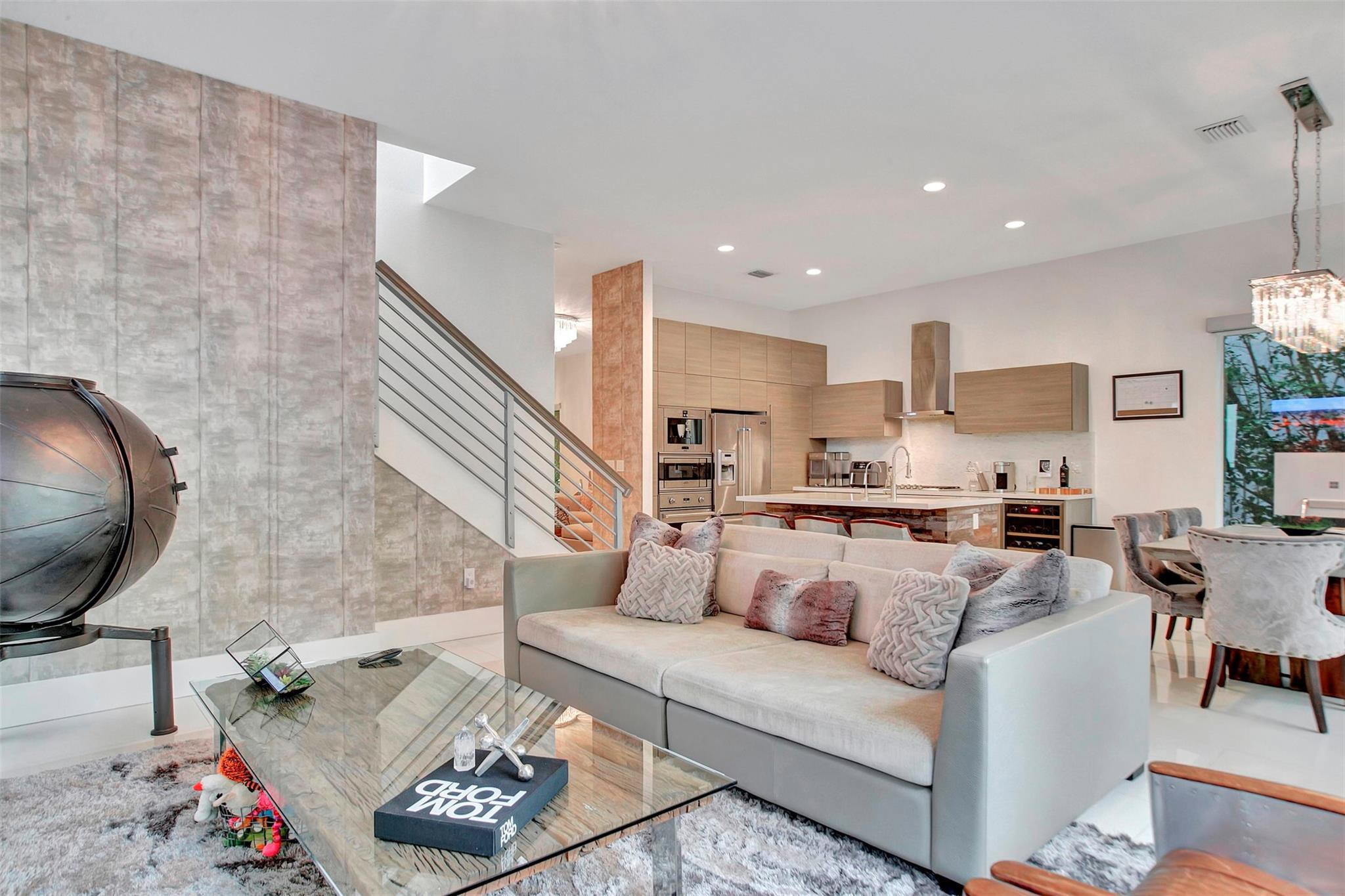 18935 S Atlantic Blvd