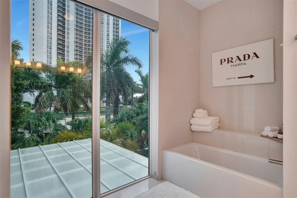 18935 S Atlantic Blvd