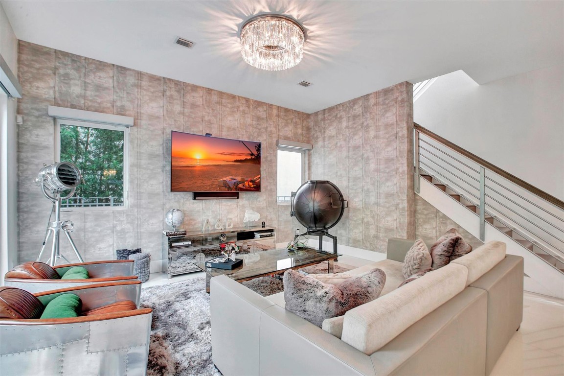 18935 S Atlantic Blvd