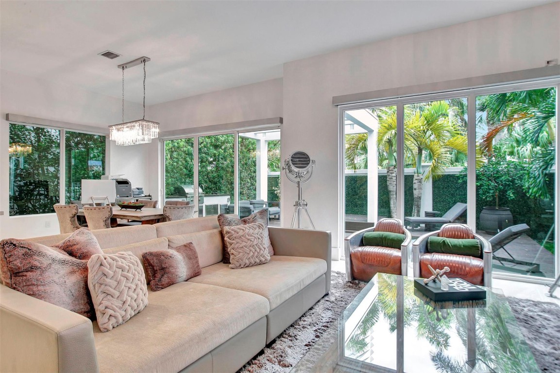 18935 S Atlantic Blvd