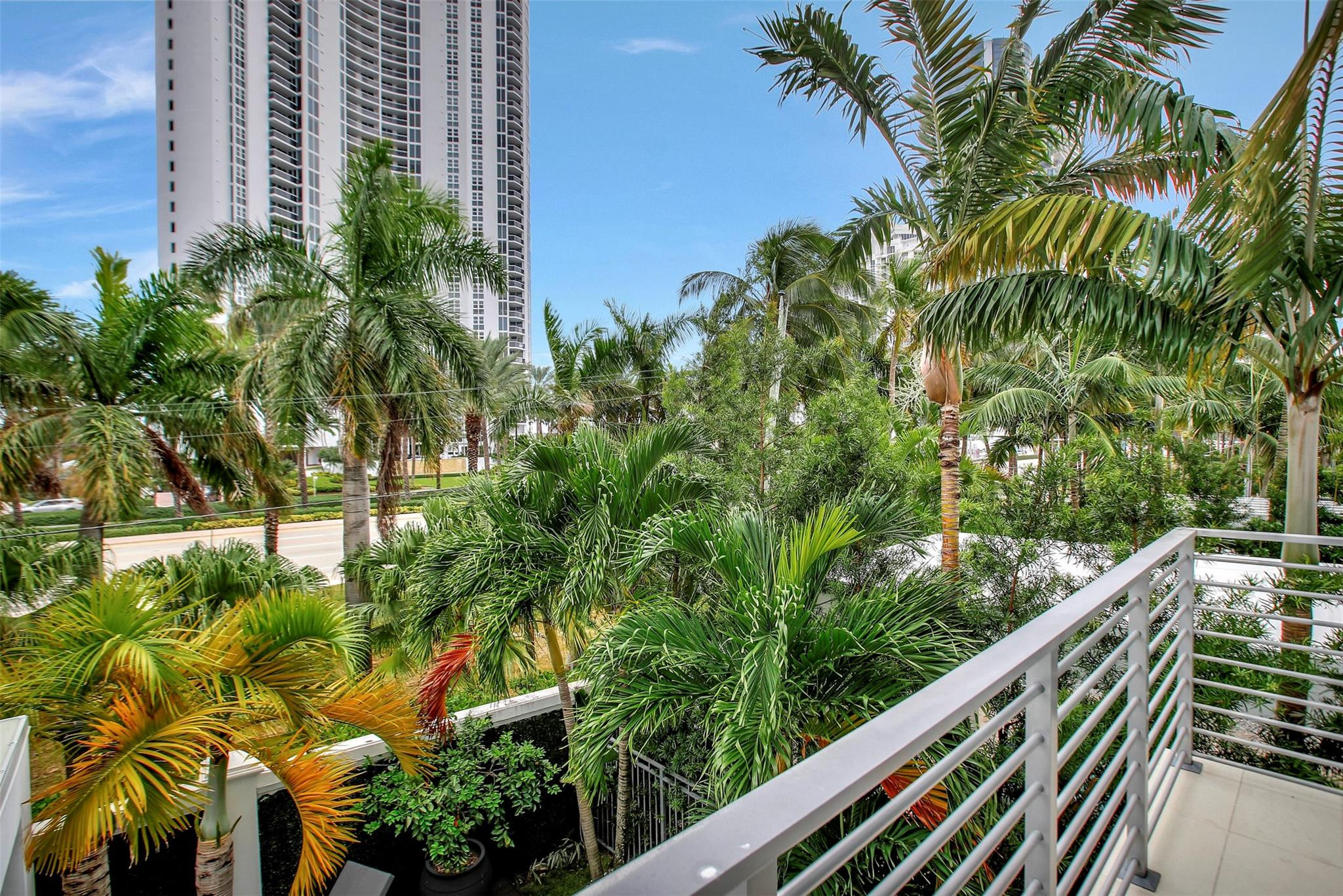 18935 S Atlantic Blvd