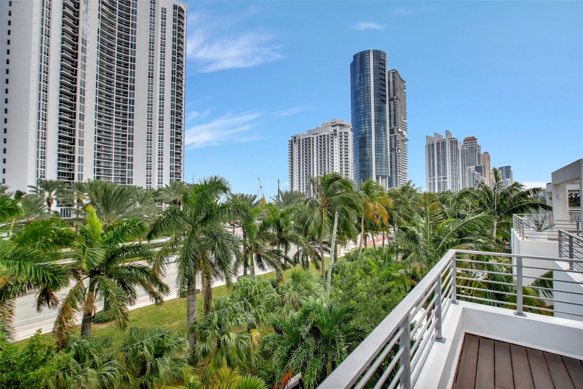 18935 S Atlantic Blvd