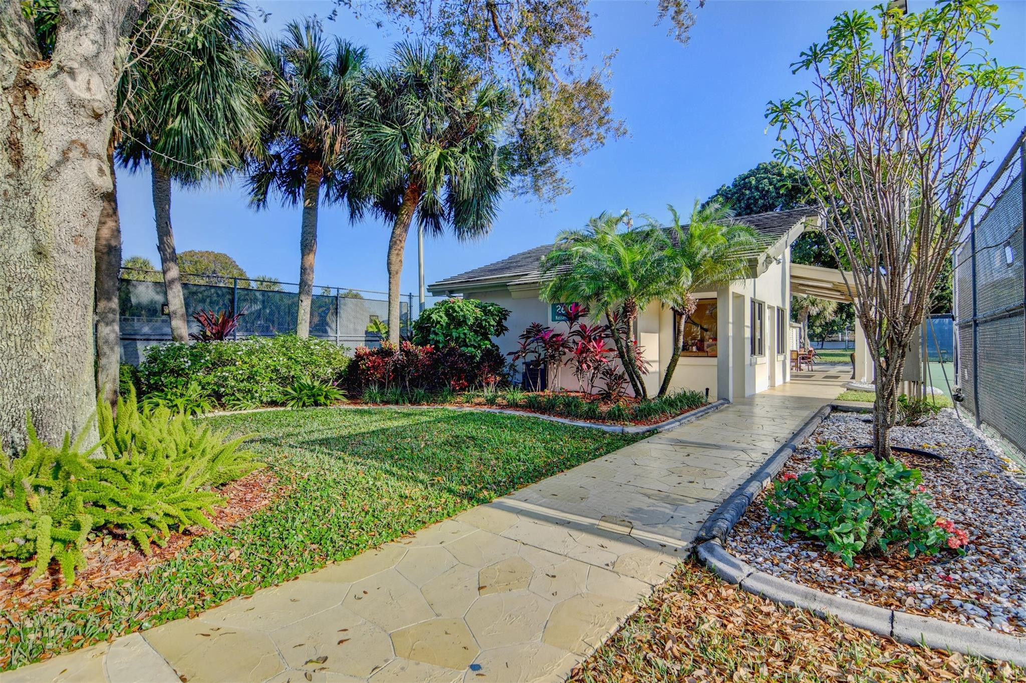 1503 Cayman Way Unit: B4