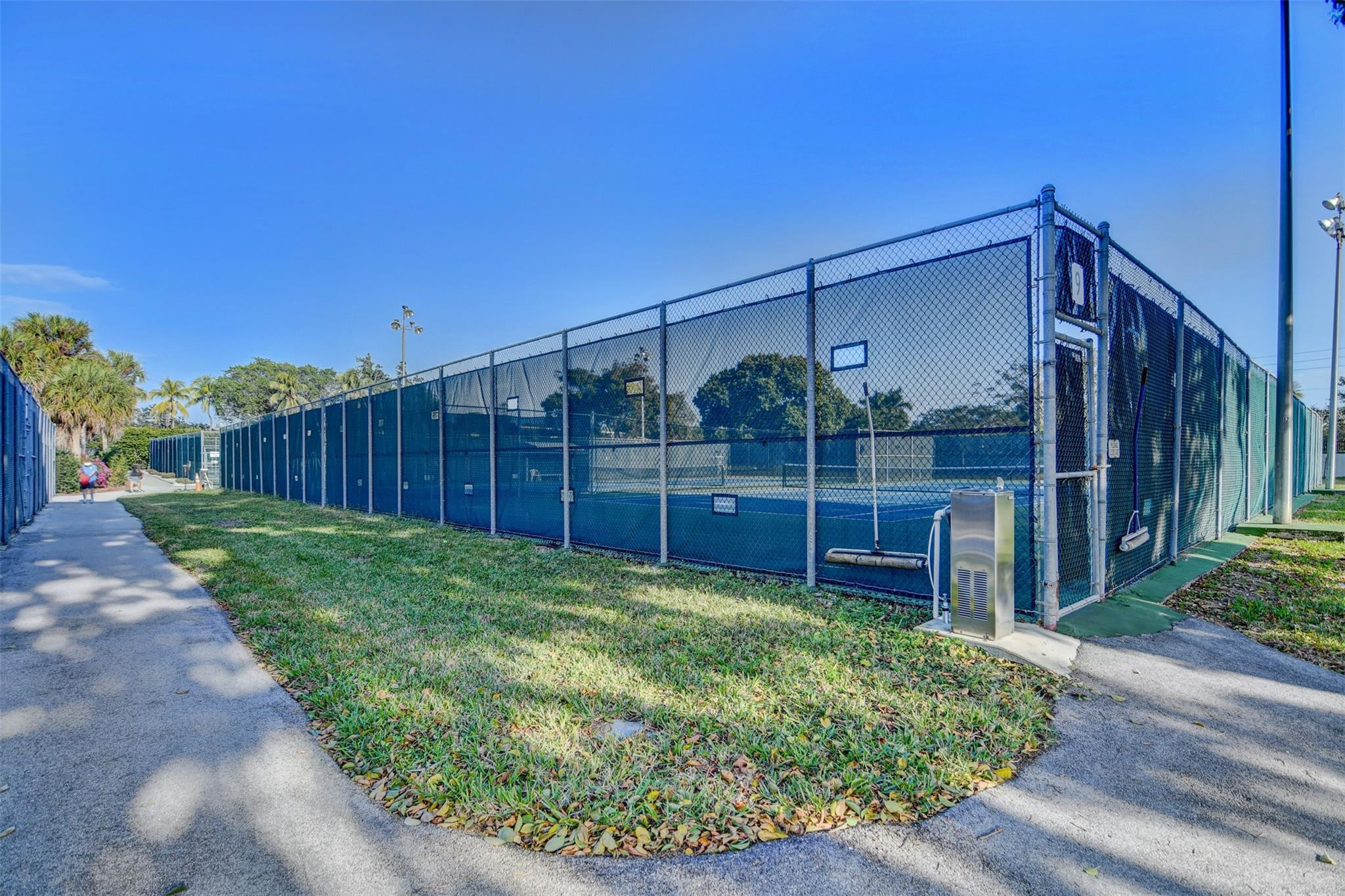 1503 Cayman Way Unit: B4