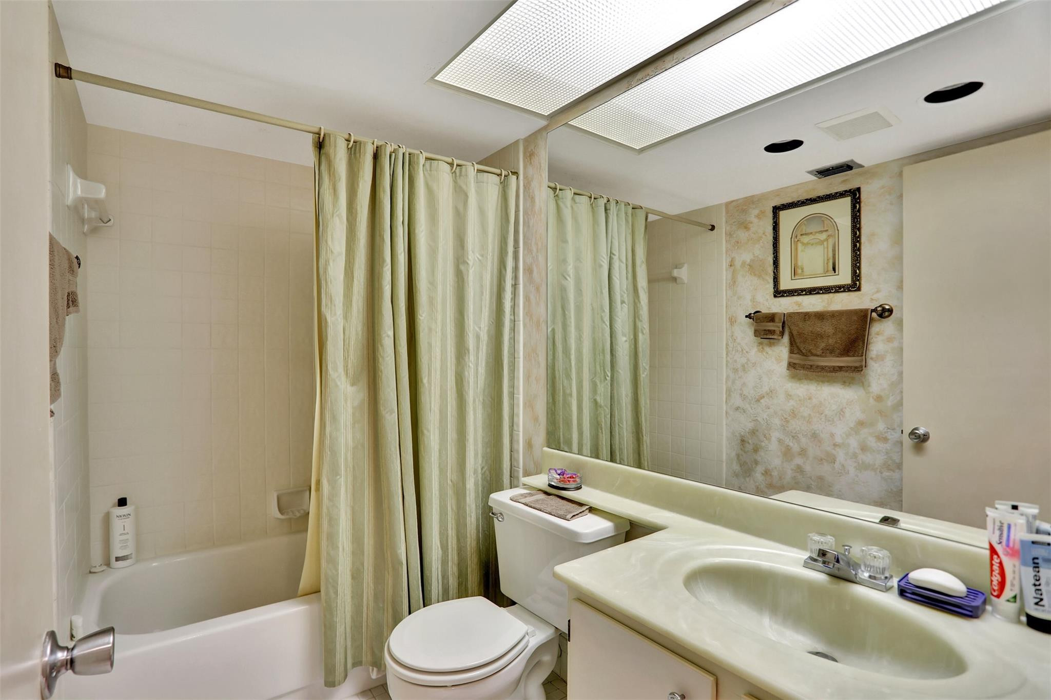 1503 Cayman Way Unit: B4