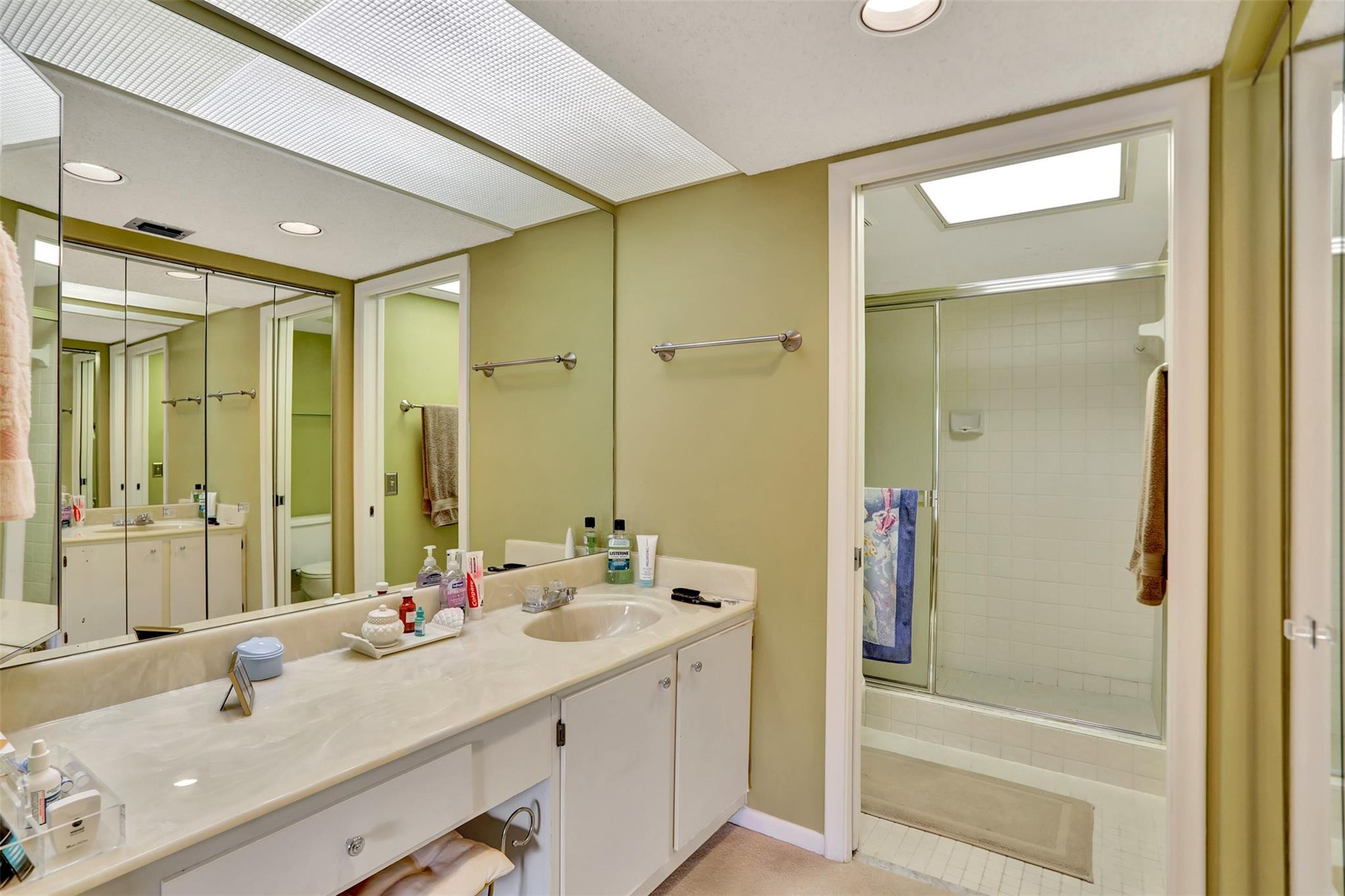 1503 Cayman Way Unit: B4
