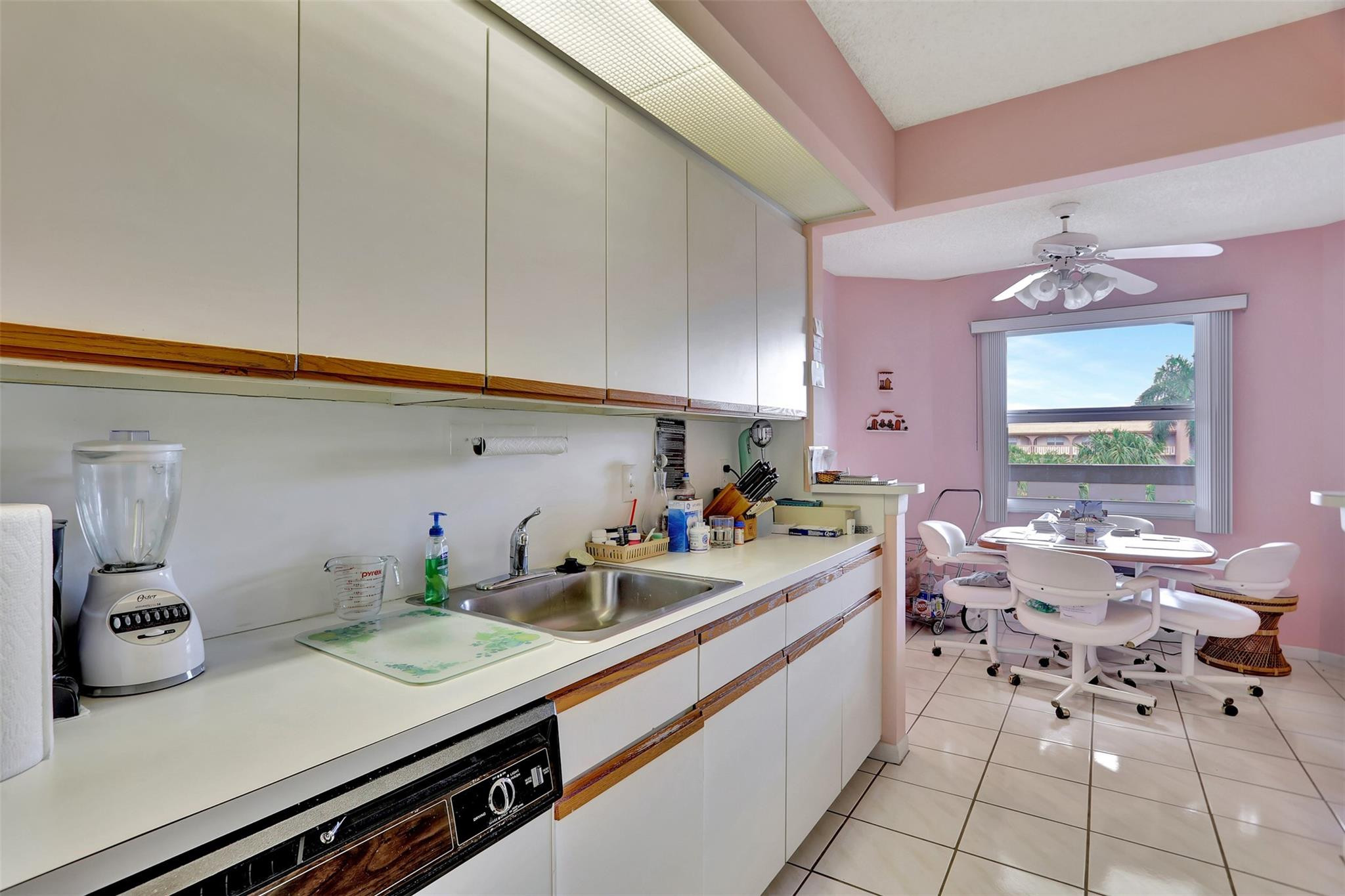1503 Cayman Way Unit: B4
