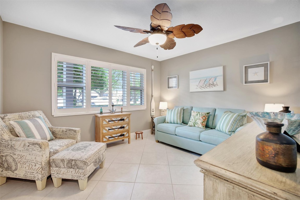 3111 NE 51st St Unit: 103