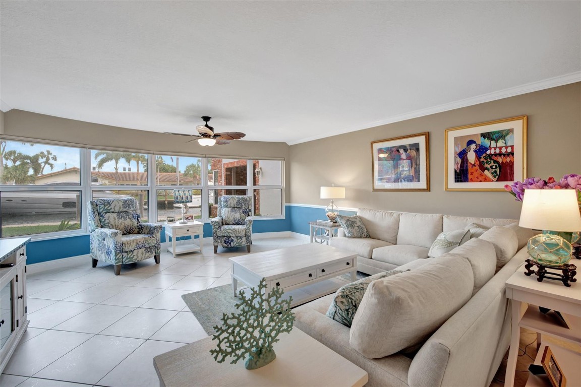 3111 NE 51st St Unit: 103