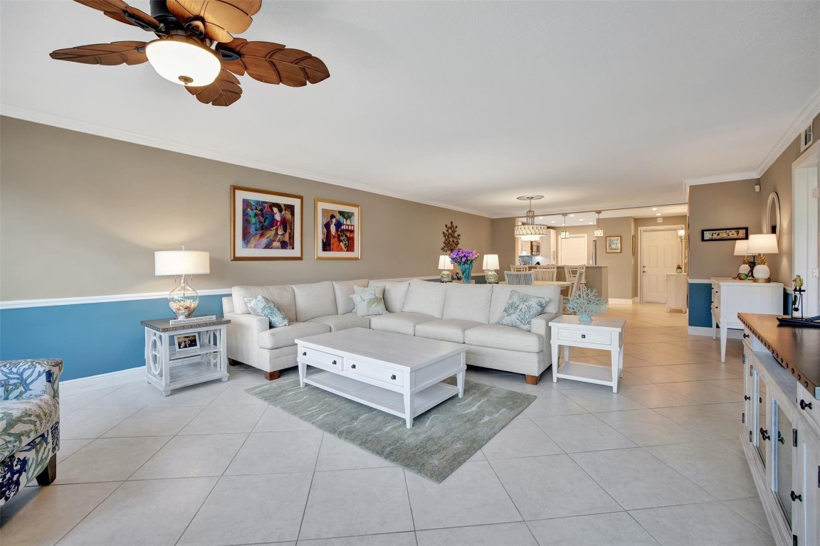 3111 NE 51st St Unit: 103