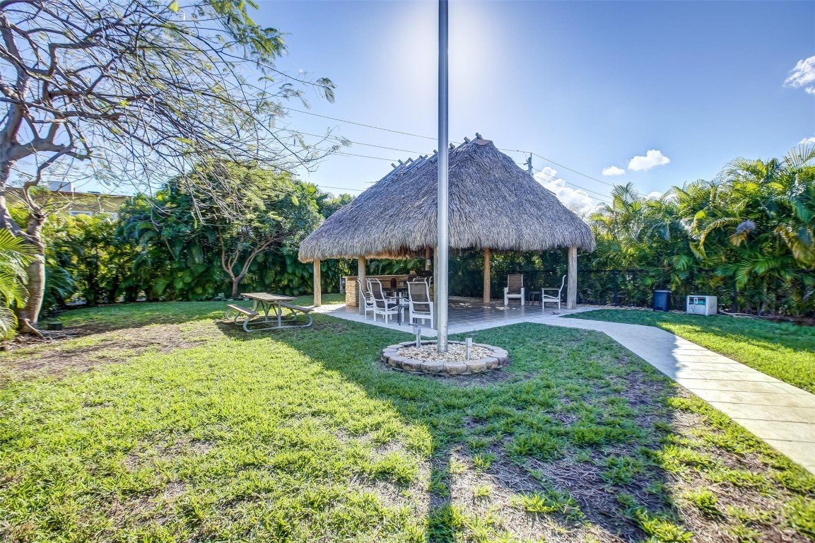 3111 NE 51st St Unit: 103