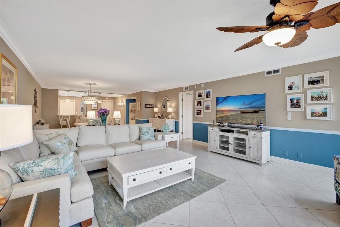 3111 NE 51st St Unit: 103