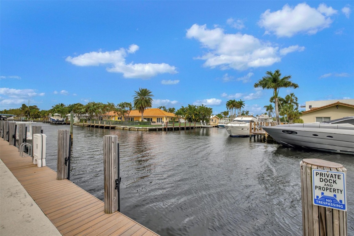 3111 NE 51st St Unit: 103