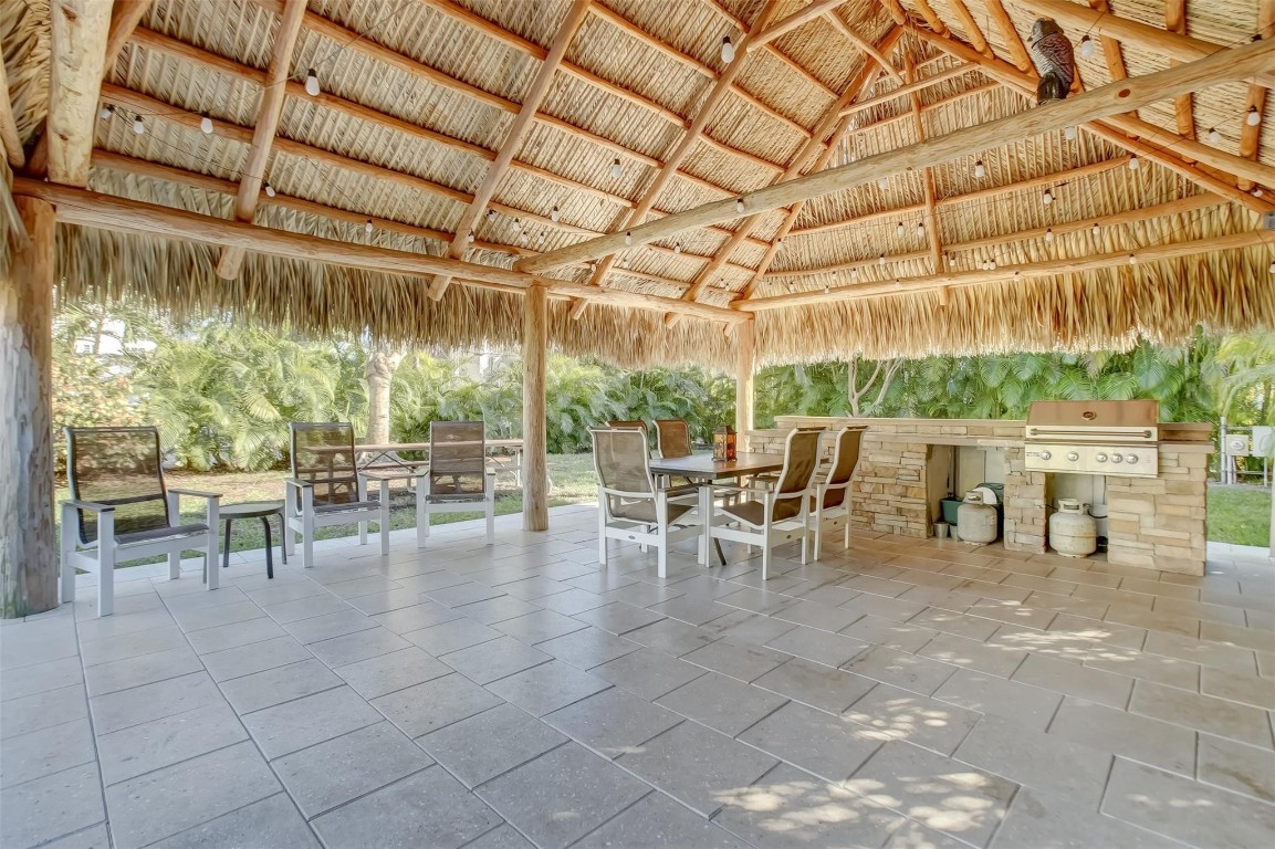 3111 NE 51st St Unit: 103