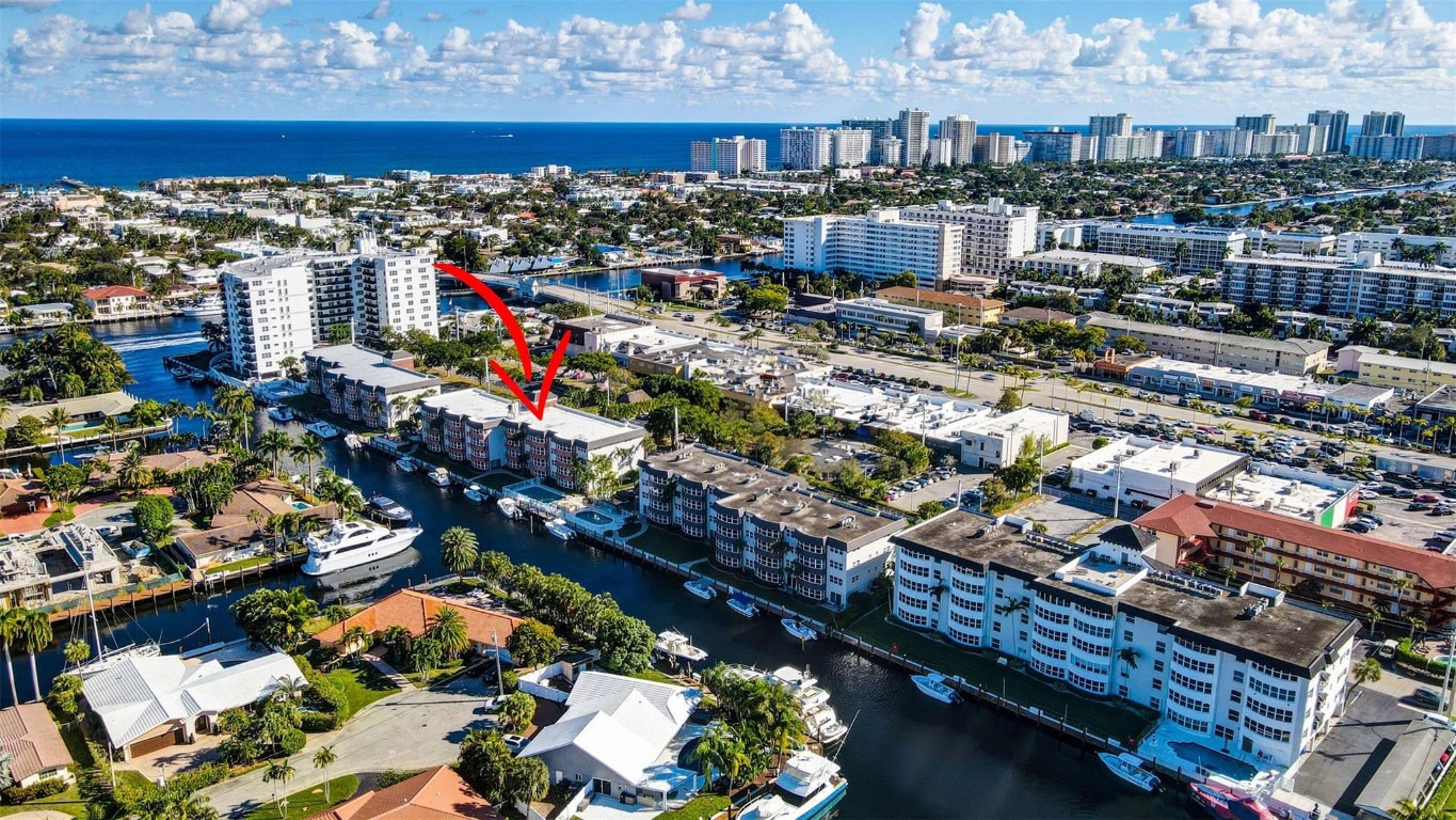 3111 NE 51st St Unit: 103