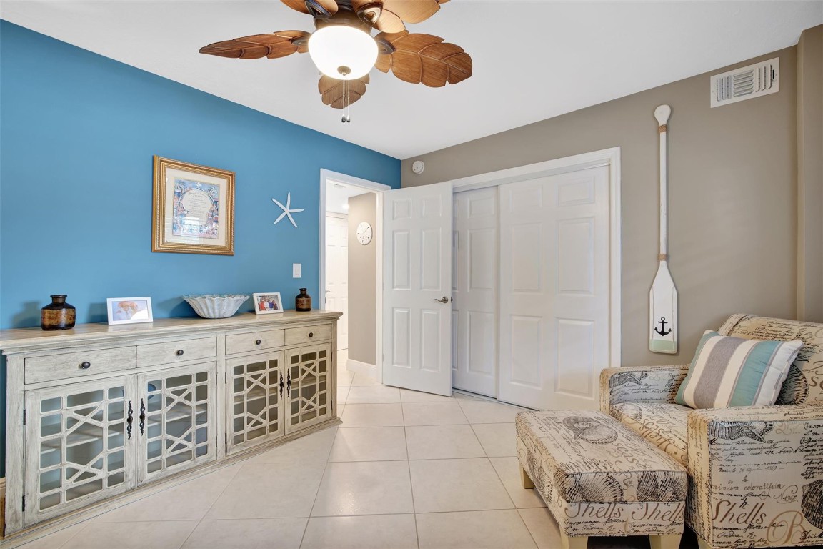 3111 NE 51st St Unit: 103