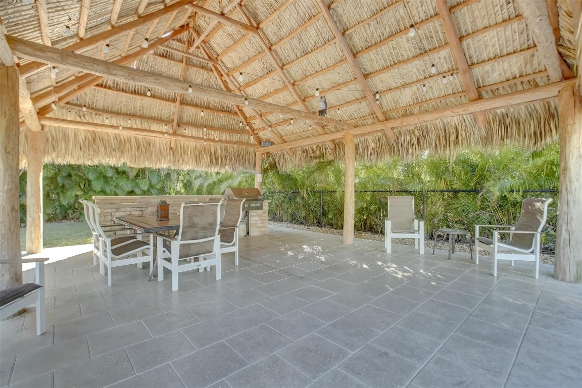 3111 NE 51st St Unit: 103