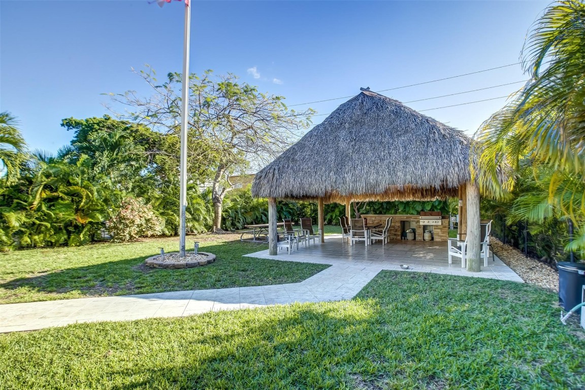 3111 NE 51st St Unit: 103