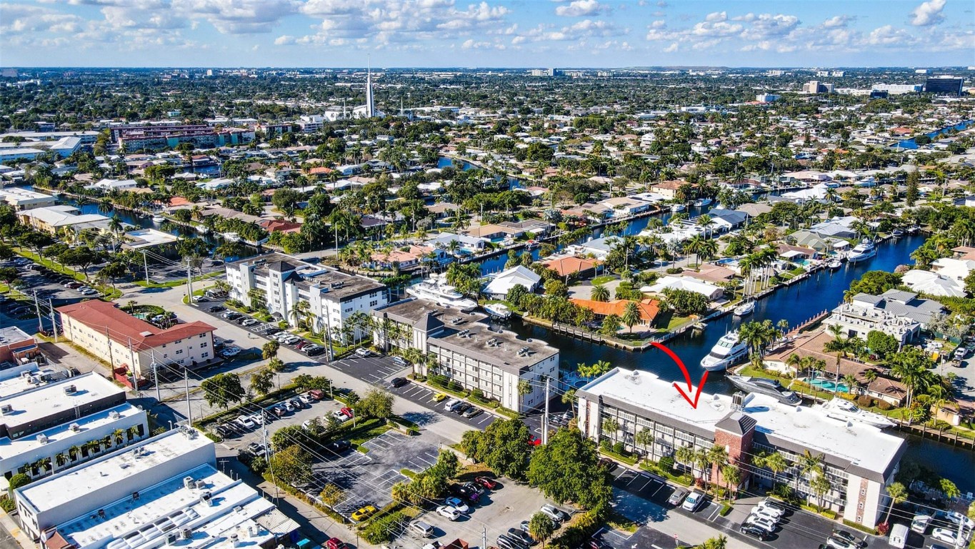 3111 NE 51st St Unit: 103