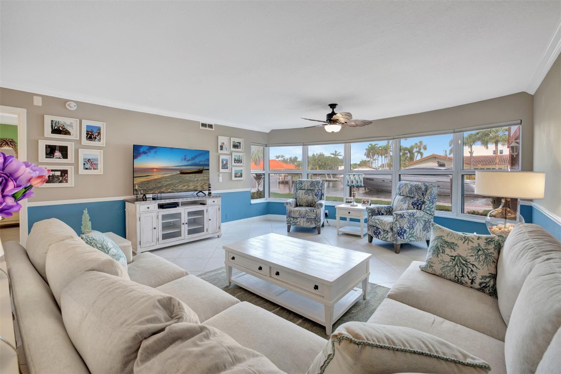 3111 NE 51st St Unit: 103