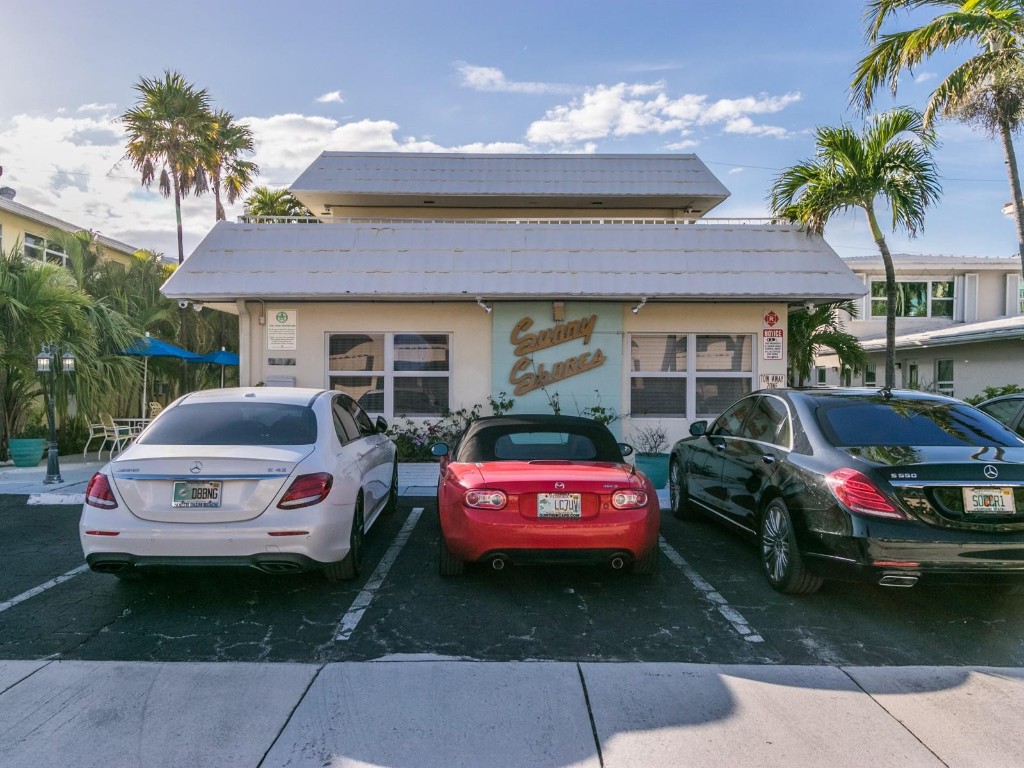 4213 El Mar Dr Unit: 6