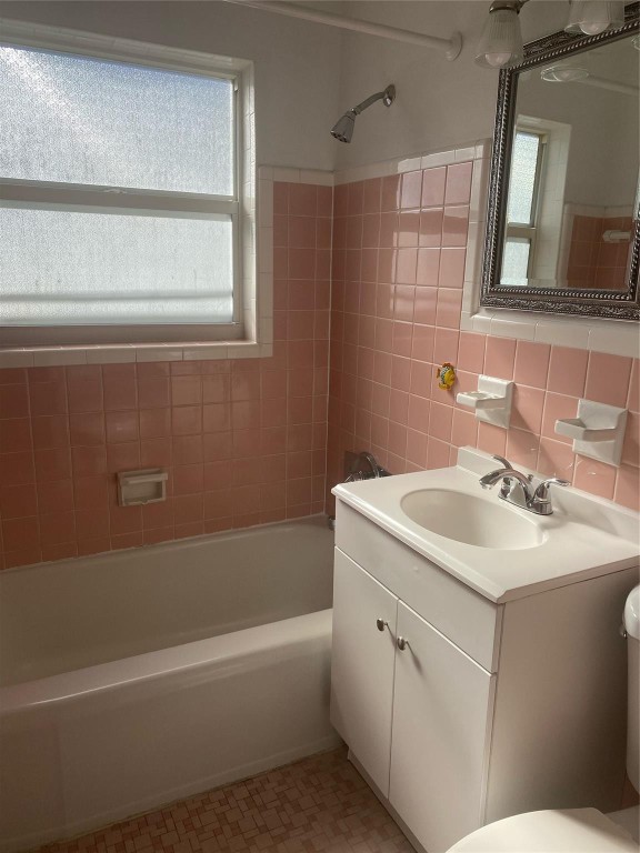 4213 El Mar Dr Unit: 6