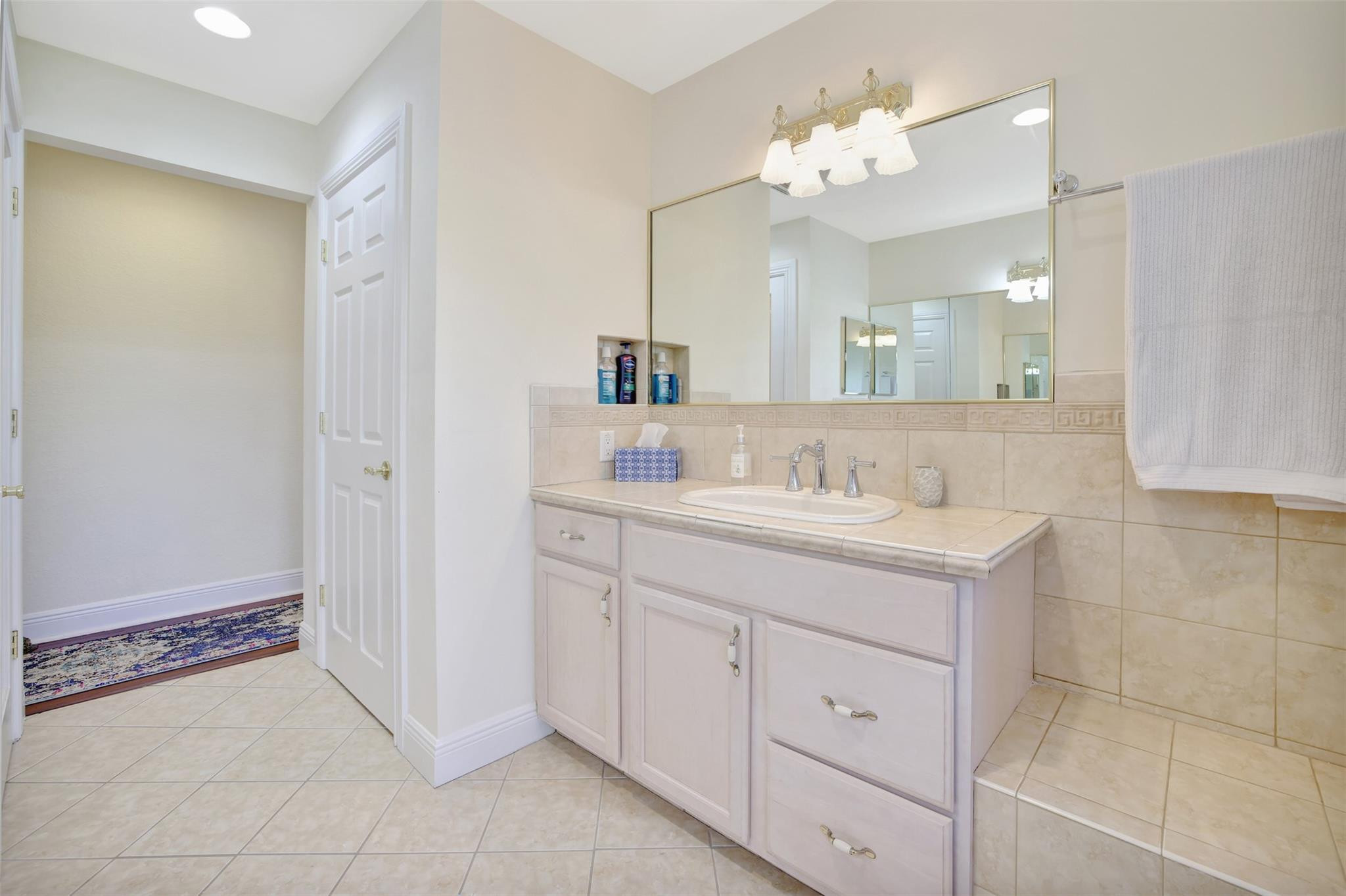 4547 Bougainvilla Dr