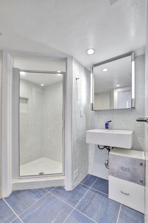 221 Washingtonia Ave