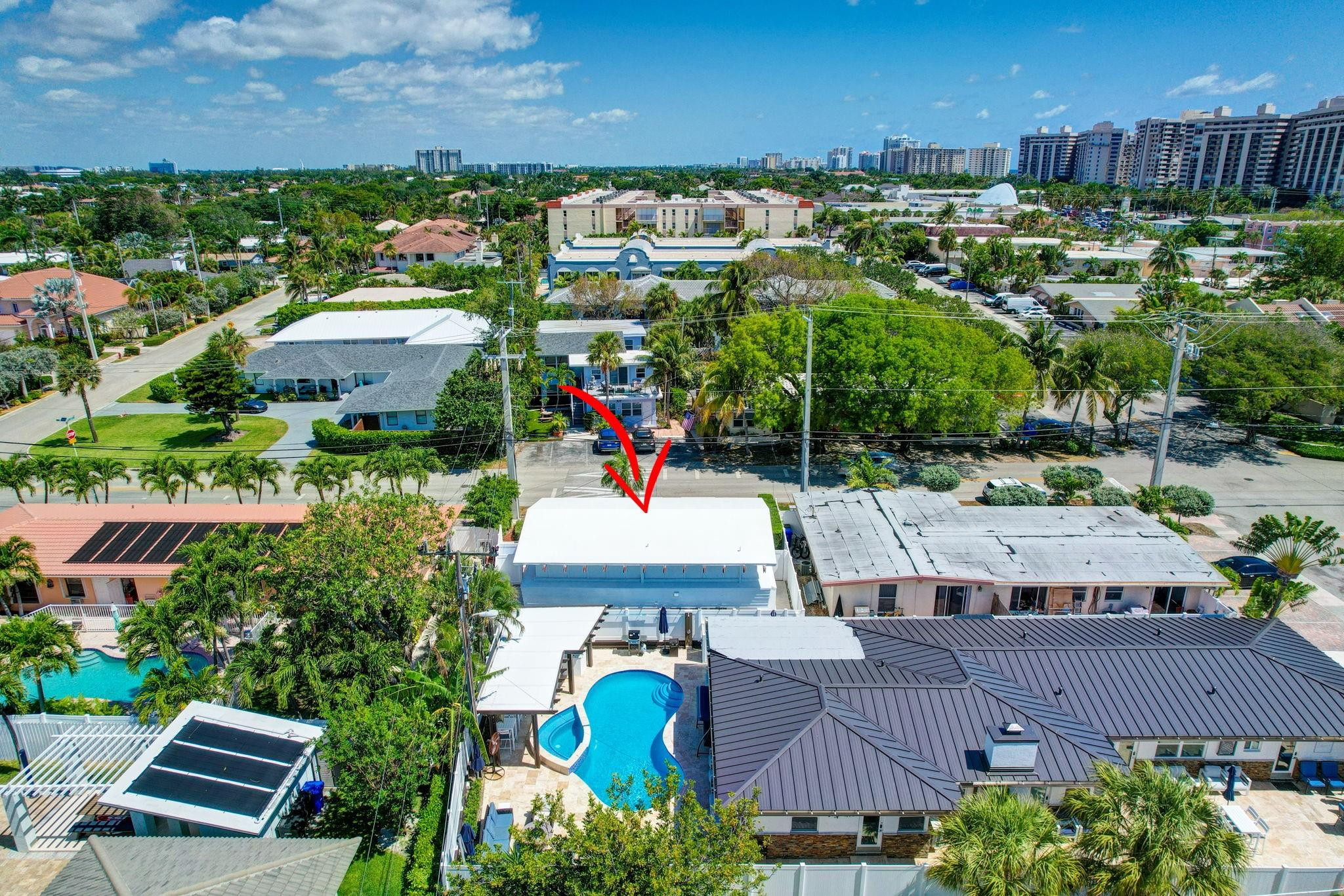 221 Washingtonia Ave