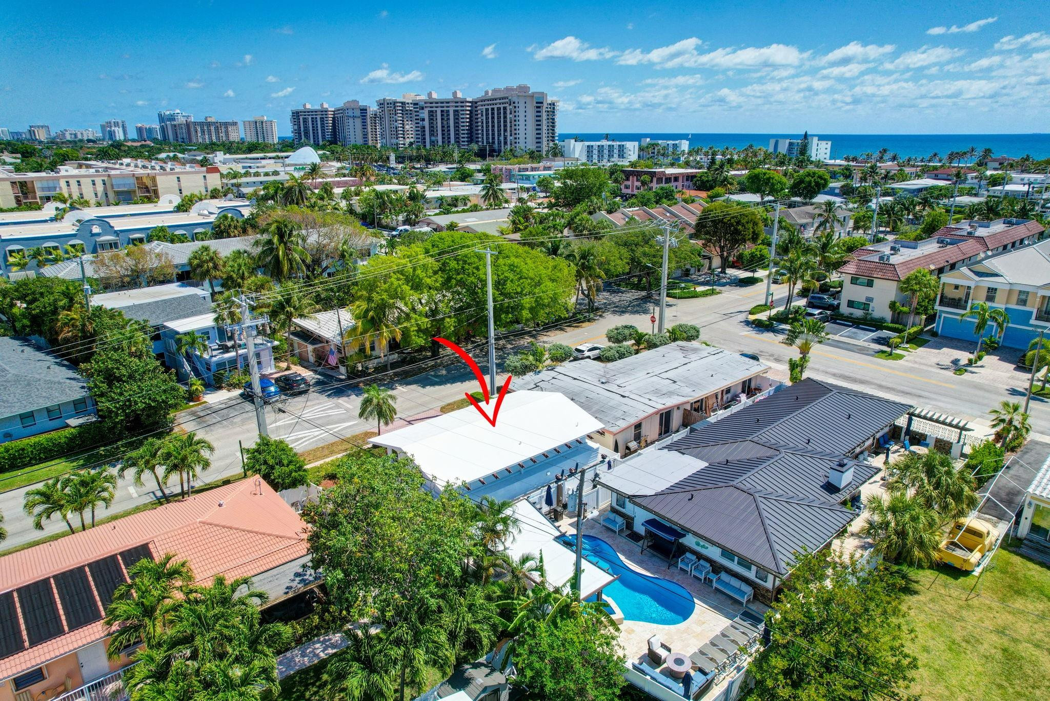 221 Washingtonia Ave