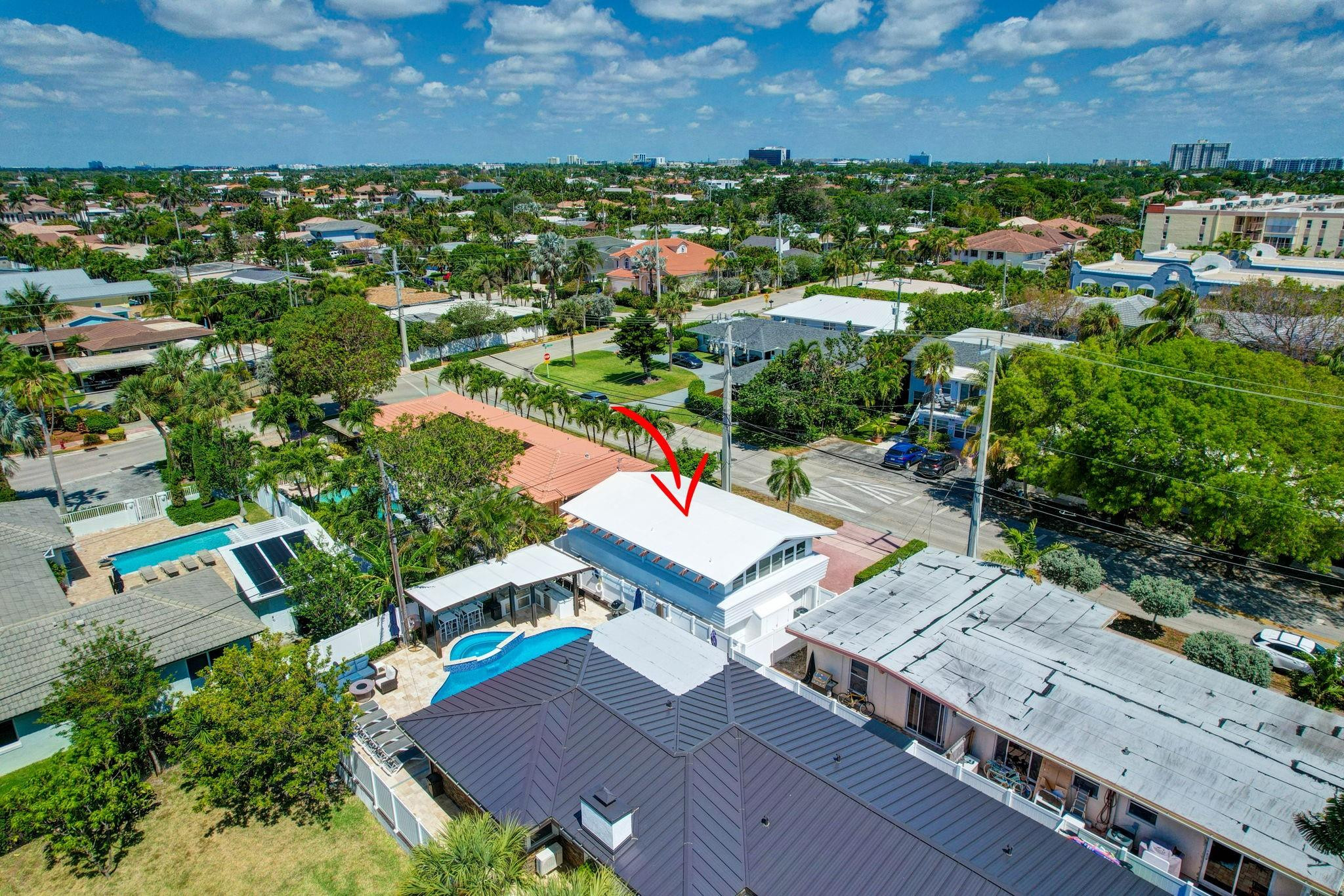 221 Washingtonia Ave