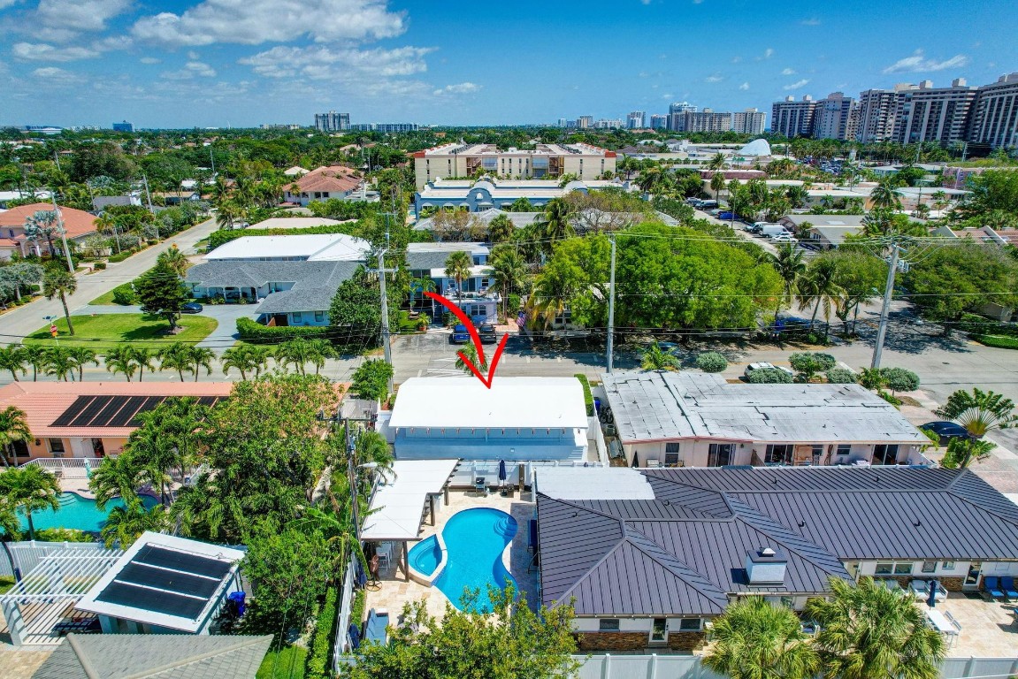 221 Washingtonia Ave