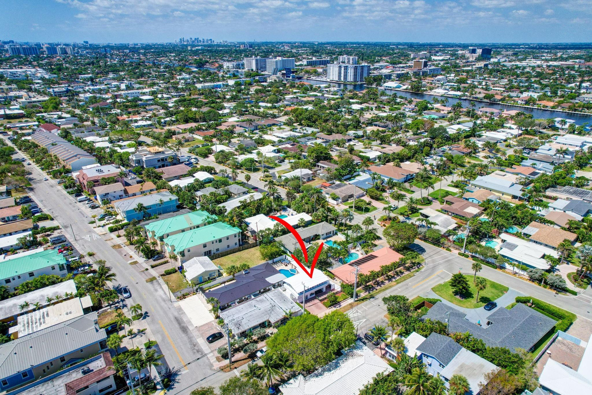 221 Washingtonia Ave