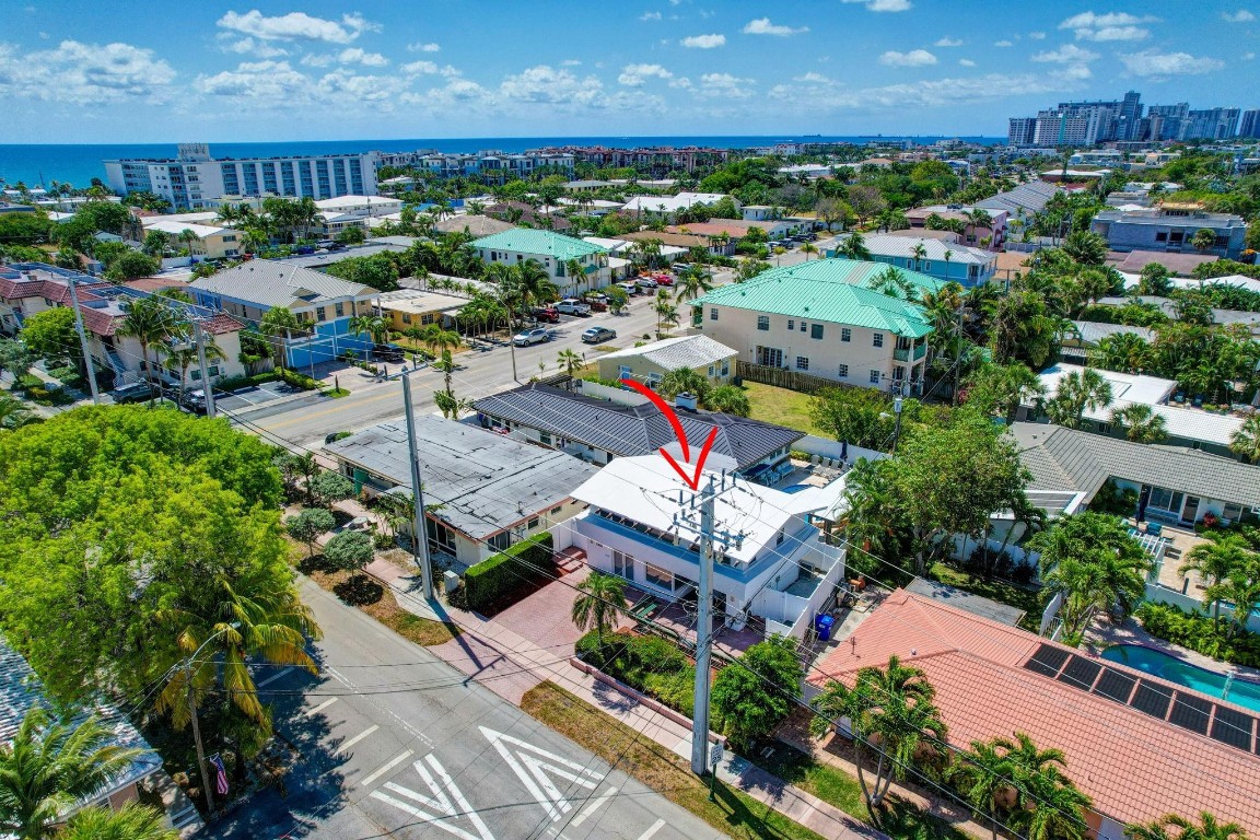 221 Washingtonia Ave