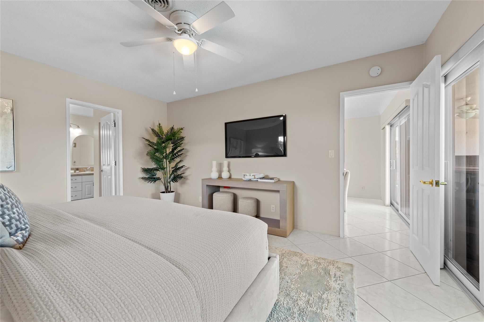 1471 NE 54th Street