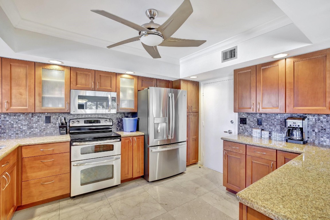 3750 Galt Ocean Dr 211