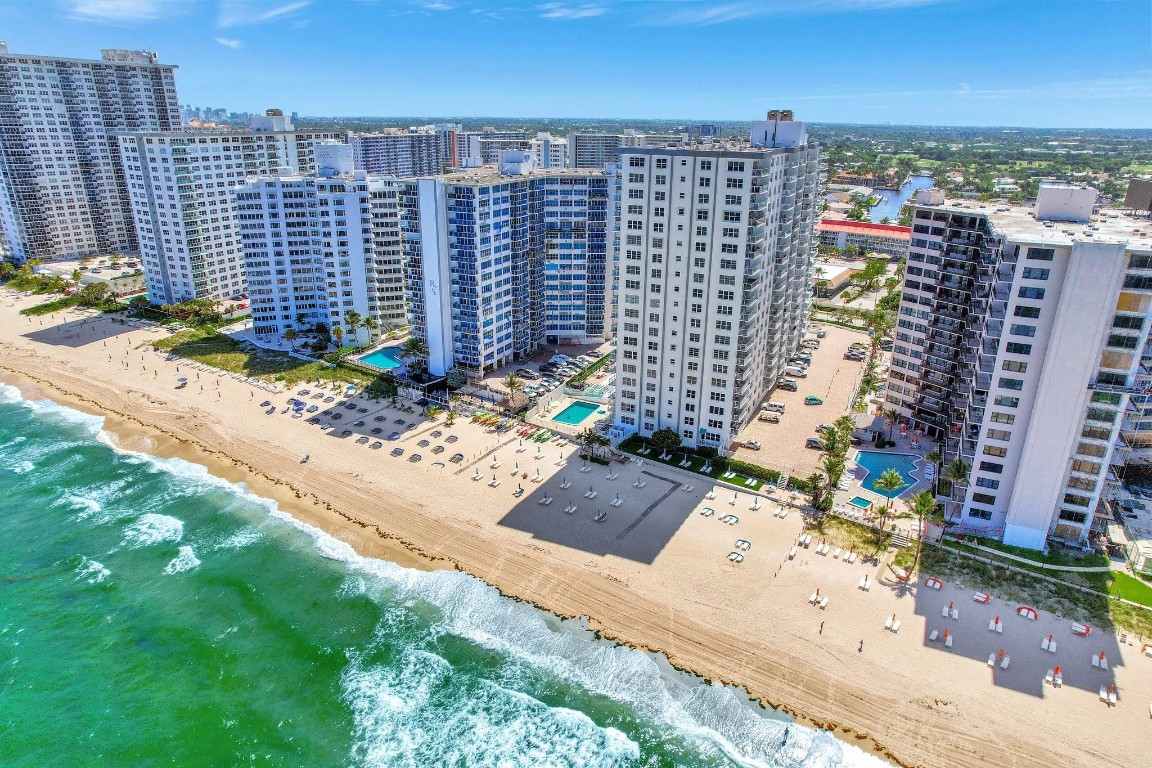 3750 Galt Ocean Dr 211