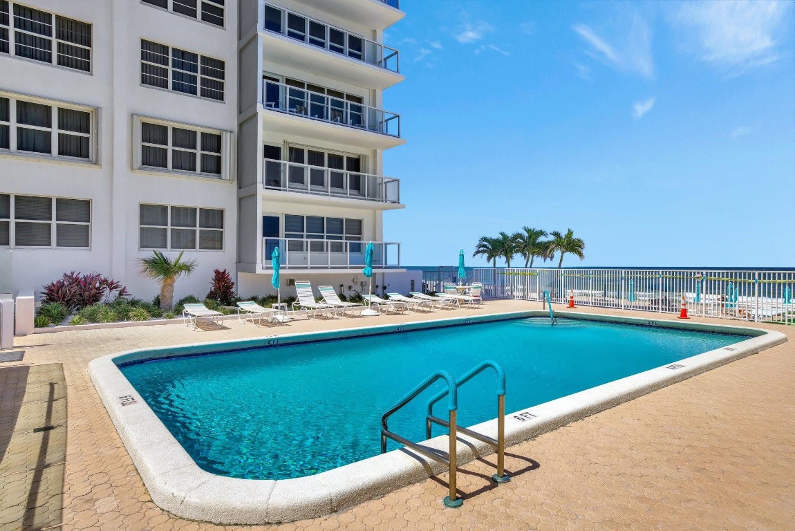 3750 Galt Ocean Dr 211