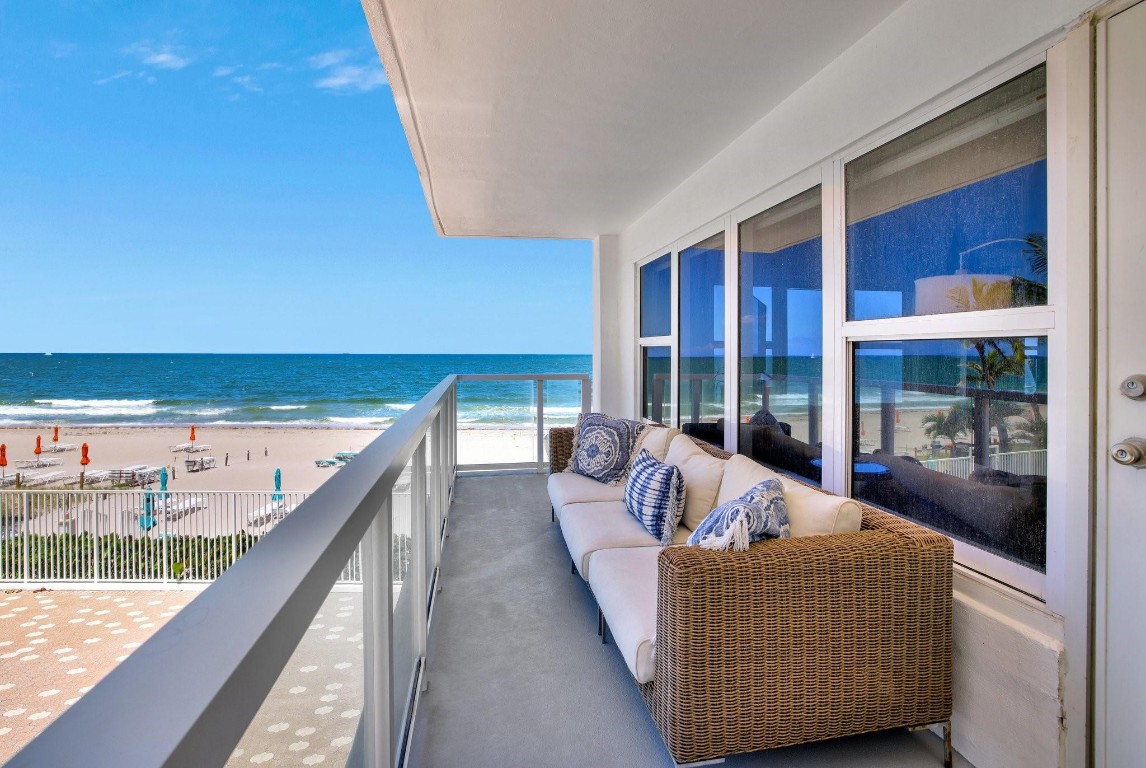 3750 Galt Ocean Dr 211