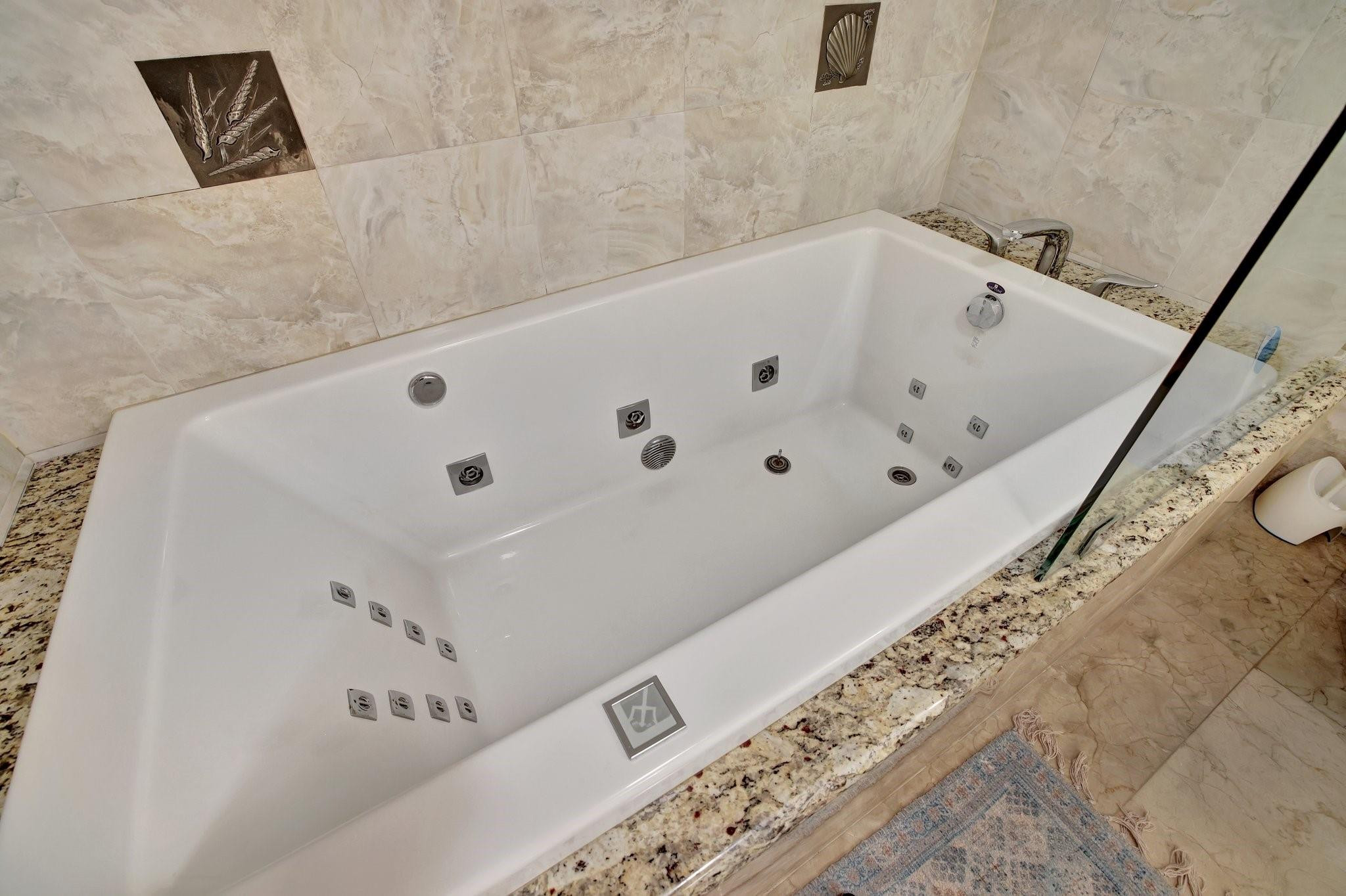 3750 Galt Ocean Dr 211