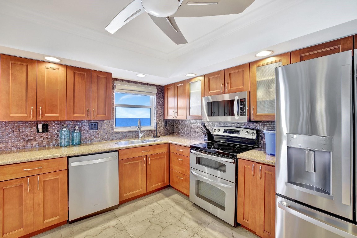 3750 Galt Ocean Dr 211