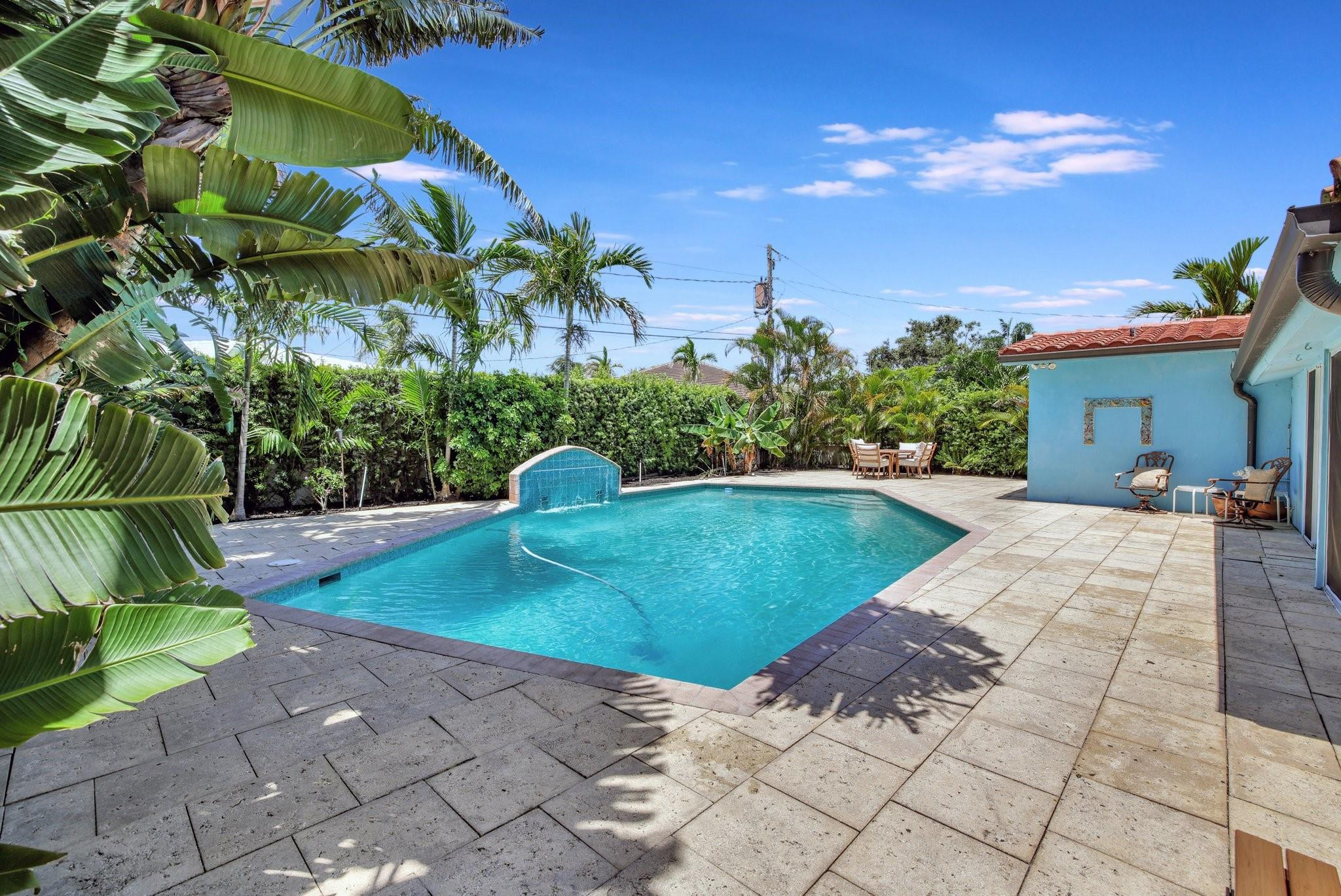 271 Capri Ave