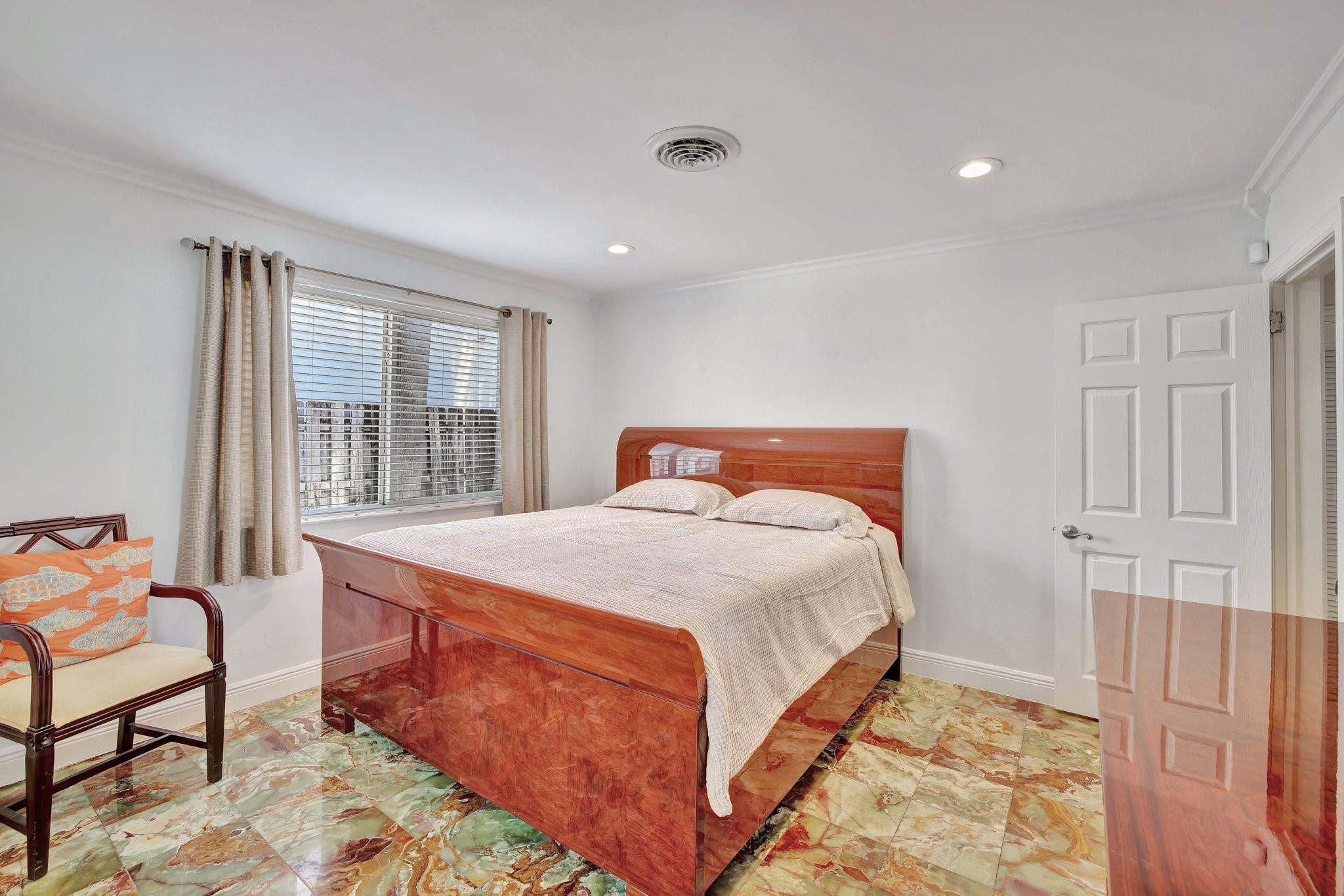 271 Capri Ave